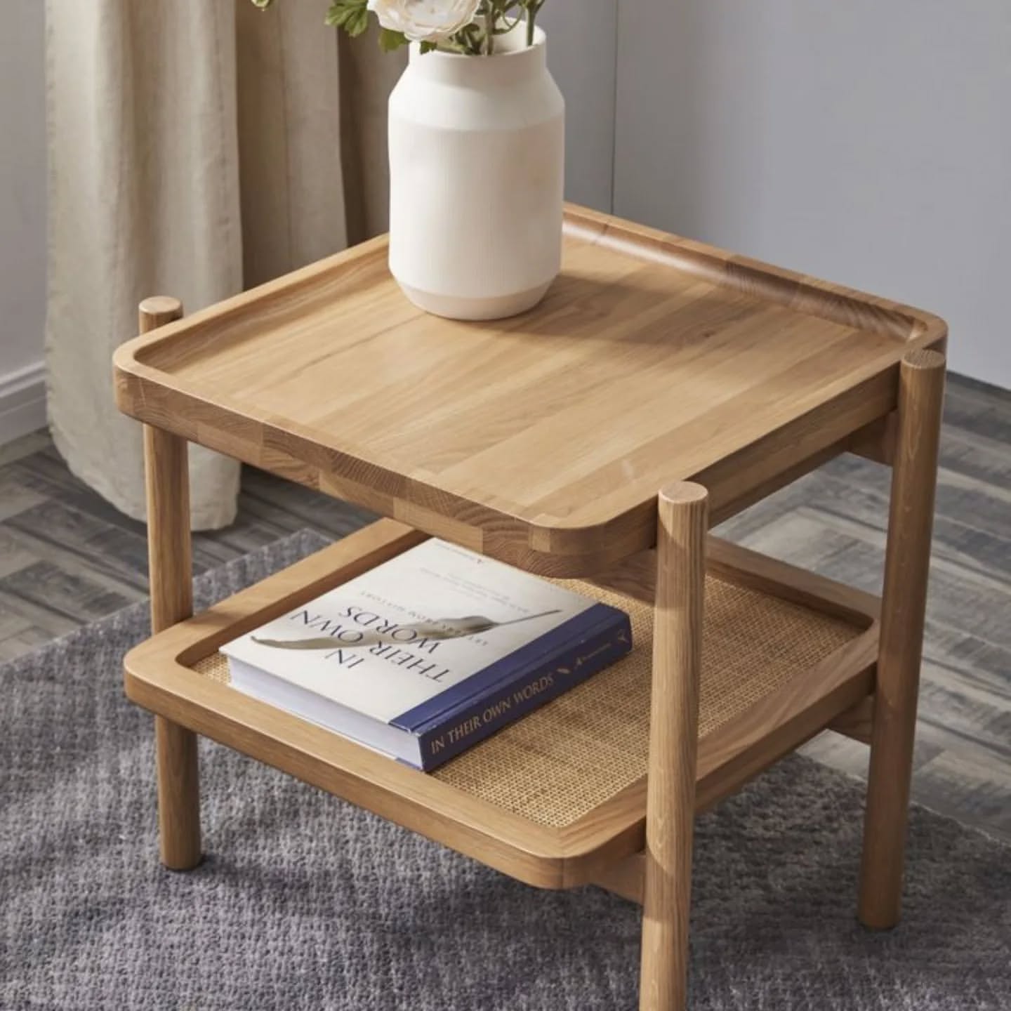 کنار مبلی فوق العاده شیک محصولی خاص و متفاوت ترکیبی